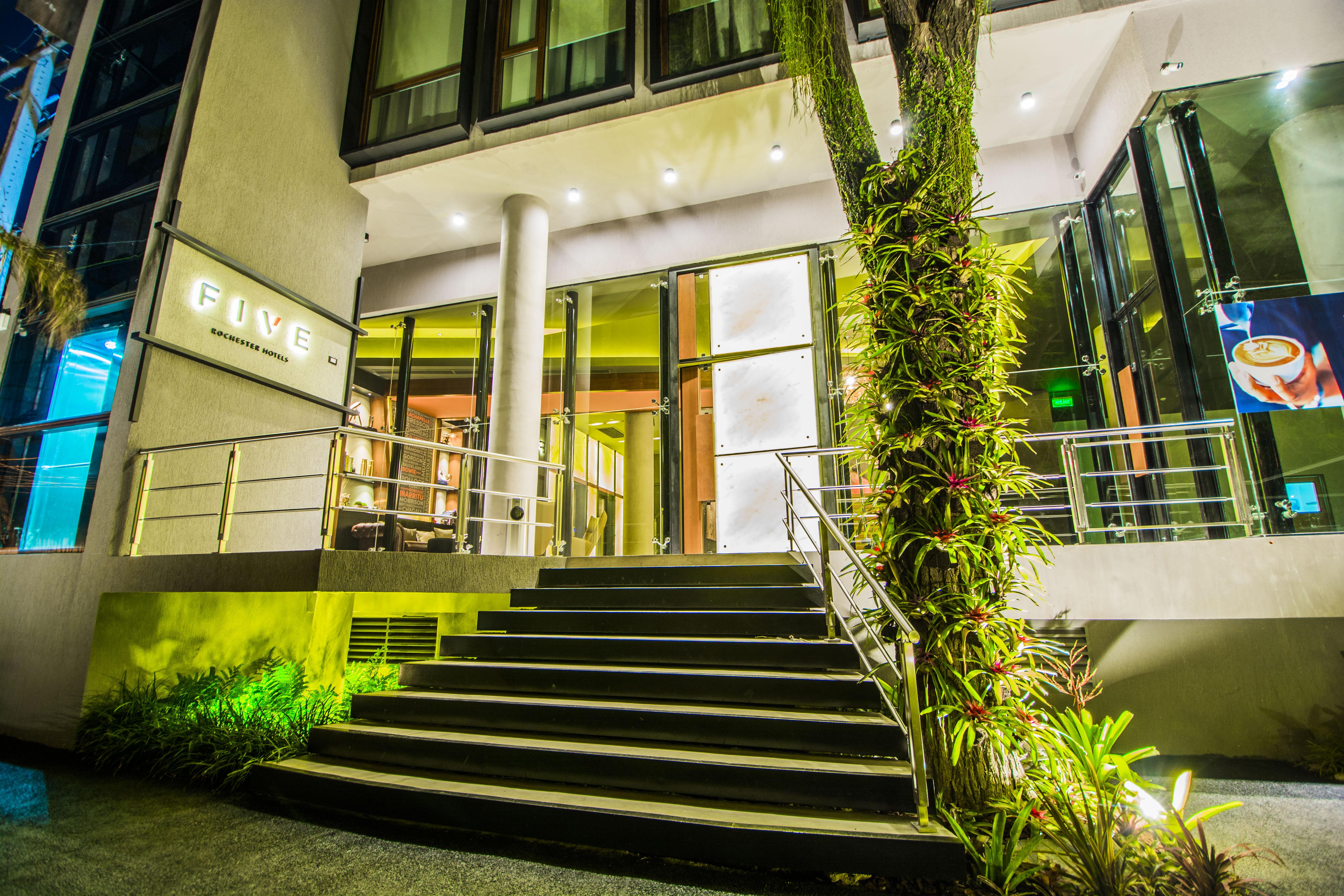 Five Hotel & Residences Assunção Exterior foto Entrance to the hotel